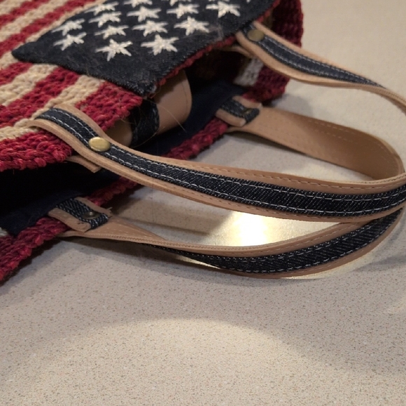 Amanda Smith Woven Red and Cream Flag Tote - Picture 7 of 11